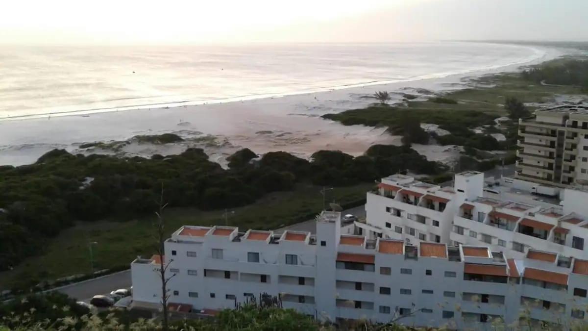 Apto Na Orla Da Praia Grande Com Piscina E Garagem Арраял-ду-Кабу Екстер'єр фото